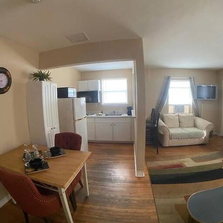 Private One-Bedroom 8 -Directly Across From Beach เซนต์พีทบีช ภายนอก รูปภาพ